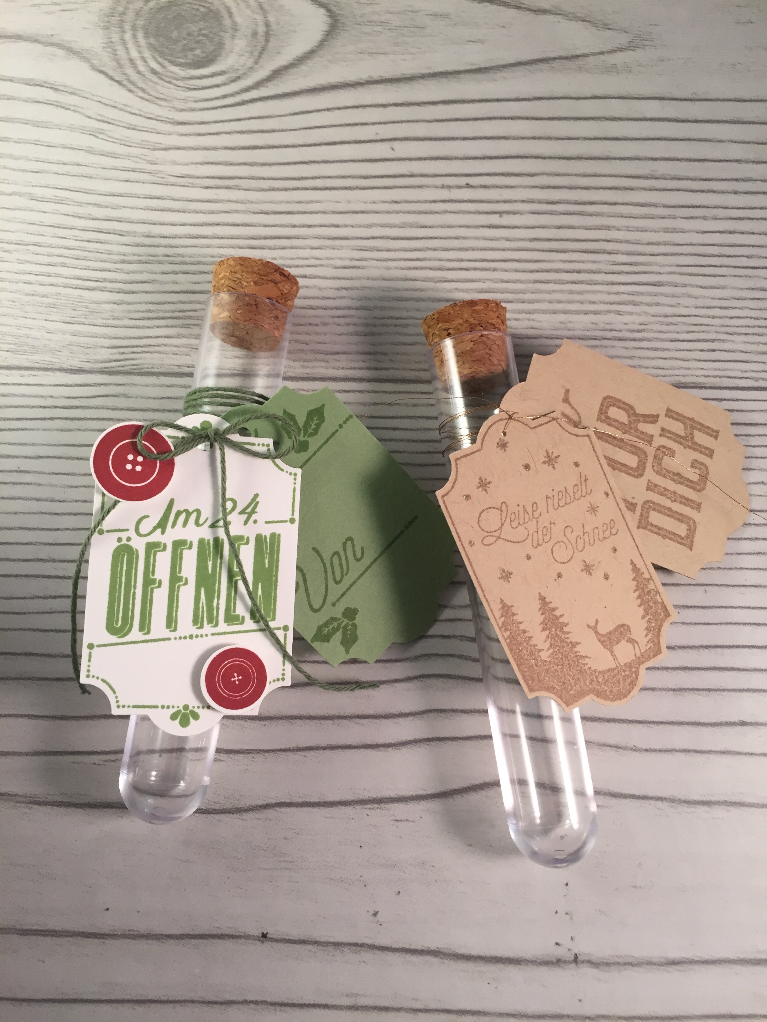 Weihnachtliche Etiketten 2.jpg